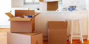 ManagingHomeEmergenciesWithMovingContainers Easy Movers residential movers moving movers foreman